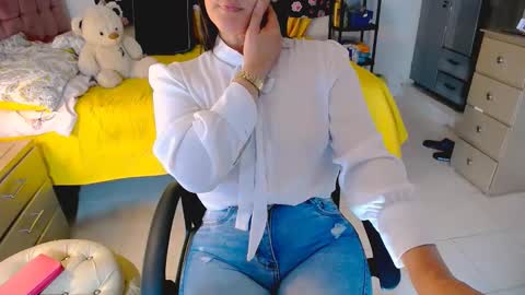Snapshot of bittermomxxx chatting on April 21, 4:56 pm bittermomxxx online show from April 21, 4:56 pm