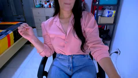 Snapshot of bittermomxxx chatting on May 27, 4:37 pm bittermomxxx online show from May 27, 4:37 pm