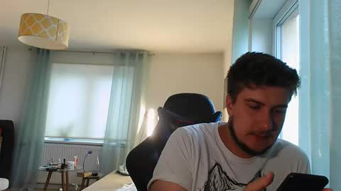 Snapshot of bjguyhugecock chatting on May 30, 8:11 am bjguyhugecock online show from May 30, 8:11 am