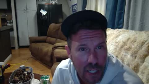 Snapshot of bjvibez chatting on December 2, 9:35 am Brock Jess Thunderlink online show from December 2, 9:35 am