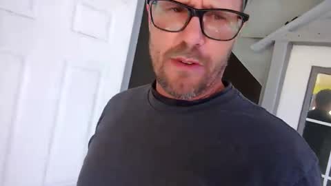 Snapshot of bjvibez chatting on December 9, 9:58 pm Brock Jess Thunderlink online show from December 9, 9:58 pm