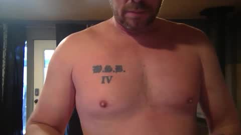 Snapshot of bjvibez chatting on December 10, 9:33 pm Brock Jess Thunderlink online show from December 10, 9:33 pm