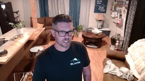 Snapshot of bjvibez chatting on December 29, 5:10 am Brock Jess Thunderlink online show from December 29, 5:10 am