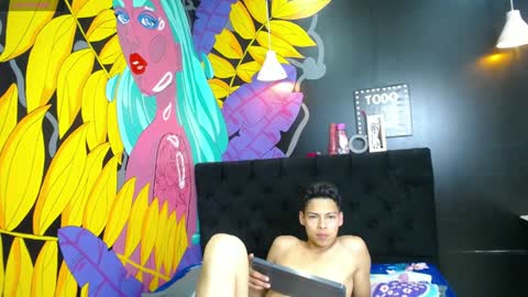 Snapshot of blacckandwhitte chatting on January 19, 11:10 pm blacckandwhitte online show from January 19, 11:10 pm