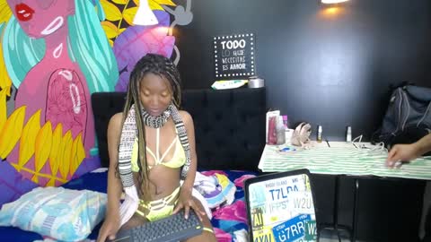 Snapshot of blacckandwhitte chatting on January 22, 8:17 pm blacckandwhitte online show from January 22, 8:17 pm