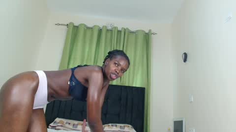 black_beautyxxx online show from April 3, 8:45 am