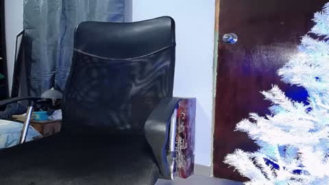 Snapshot of black_diamond_t chatting on December 20, 1:47 am Black Diamond online show from December 20, 1:47 am