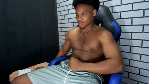 tu morenito online show from February 22, 12:45 am