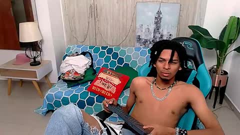 Snapshot of black_dreadlocks chatting on December 3, 11:55 am Black online show from December 3, 11:55 am