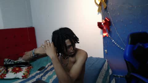 Snapshot of black_dreadlocks chatting on December 9, 4:37 pm Black online show from December 9, 4:37 pm