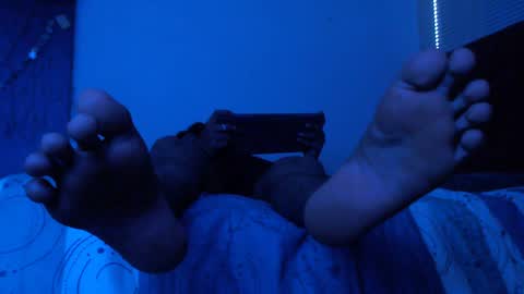 Snapshot of black_dreadlocks chatting on December 14, 4:31 pm Black online show from December 14, 4:31 pm