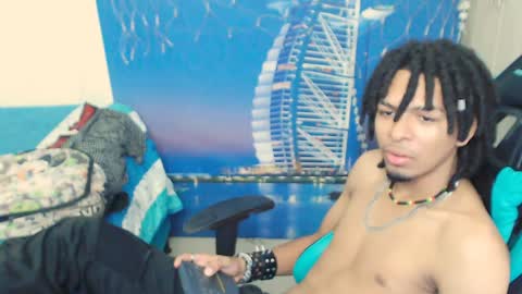 Snapshot of black_dreadlocks chatting on December 30, 2:51 pm Black online show from December 30, 2:51 pm