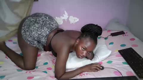 Snapshot of black_drip chatting on February 25, 12:04 pm black_drip online show from February 25, 12:04 pm