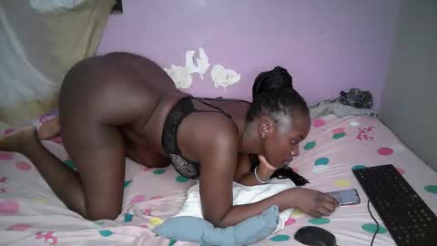 Snapshot of black_drip chatting on February 26, 12:26 pm black_drip online show from February 26, 12:26 pm