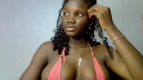 Snapshot of black_ebonyqueen chatting on October 20, 9:15 pm Esthy online show from October 20, 9:15 pm