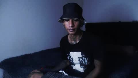 Snapshot of black_firex chatting on September 30, 7:52 pm black_firex online show from September 30, 7:52 pm