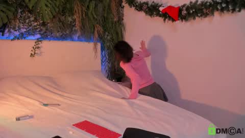 Snapshot of black_jenny chatting on December 17, 4:43 pm Jenny online show from December 17, 4:43 pm