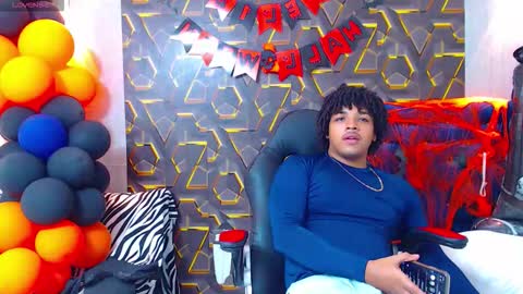 black_king_241 online show from October 24, 3:47 am