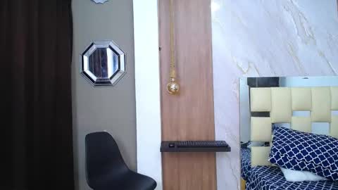 black_king_241 online show from November 11, 3:17 am