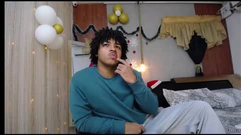 black_king_241 online show from December 23, 1:14 am