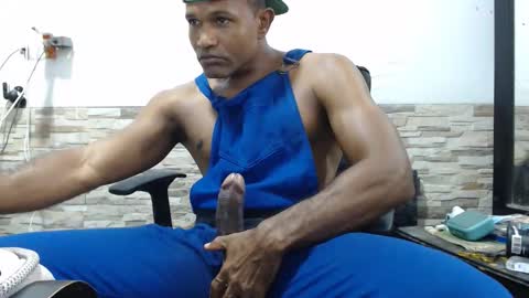 black_latino6 online show from November 4, 8:19 pm
