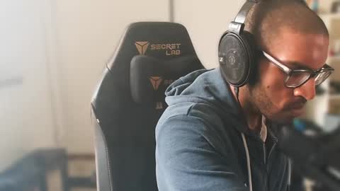 Master online show from April 12, 9:47 am