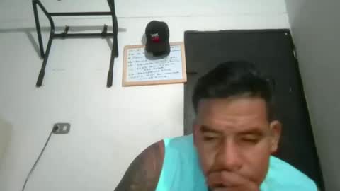 Snapshot of black_muscle6 chatting on March 23, 11:42 pm black_muscle6 online show from March 23, 11:42 pm