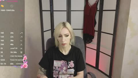 Snapshot of black_orchides chatting on May 13, 8:23 am Emily online show from May 13, 8:23 am