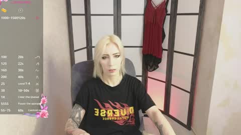 Snapshot of black_orchides chatting on May 16, 8:22 am Emily online show from May 16, 8:22 am