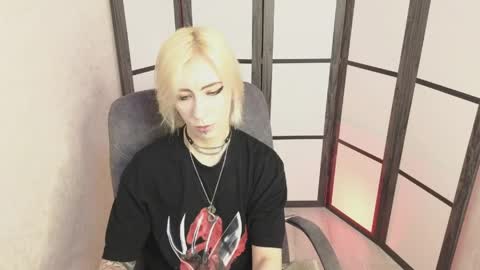 Snapshot of black_orchides chatting on May 24, 8:41 am Emily online show from May 24, 8:41 am
