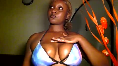 Snapshot of black_paanther chatting on May 28, 11:40 am black_paanther online show from May 28, 11:40 am