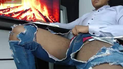 Snapshot of black_penis69 chatting on November 16, 4:40 am black_penis69 online show from November 16, 4:40 am