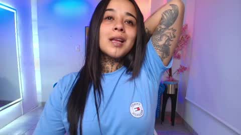 Snapshot of black_roseee chatting on June 5, 3:57 am Rousse online show from June 5, 3:57 am