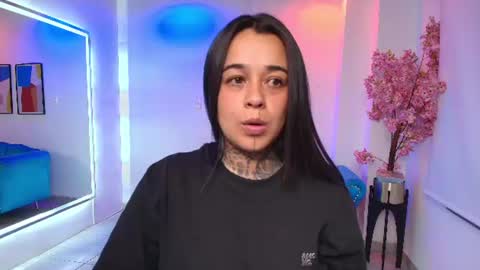 Snapshot of black_roseee chatting on June 11, 3:48 am Rousse online show from June 11, 3:48 am