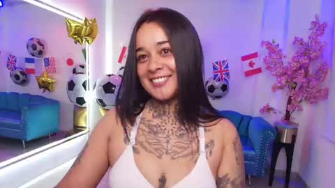 Snapshot of black_roseee chatting on June 20, 4:15 am Rousse online show from June 20, 4:15 am