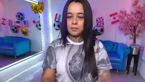 Snapshot of black_roseee chatting on July 15, 3:23 am Rousse online show from July 15, 3:23 am