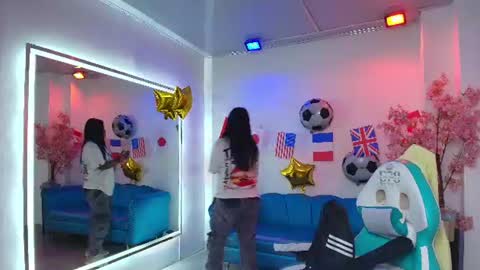 Snapshot of black_roseee chatting on July 17, 3:35 am Rousse online show from July 17, 3:35 am