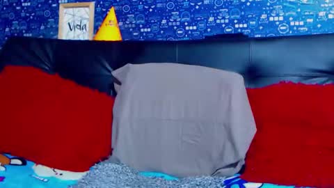 duglas online show from December 5, 5:42 pm