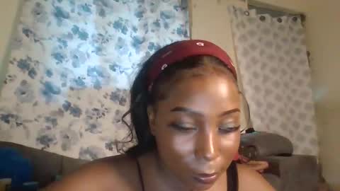 Snapshot of black_umbre chatting on May 3, 2:56 pm Dee online show from May 3, 2:56 pm
