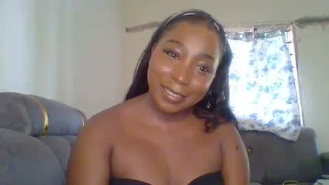 Snapshot of black_umbre chatting on June 13, 11:30 am Dee online show from June 13, 11:30 am