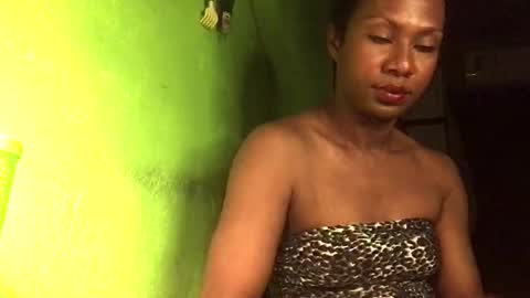 Snapshot of blackasiancockts chatting on December 14, 12:23 pm Crystal online show from December 14, 12:23 pm