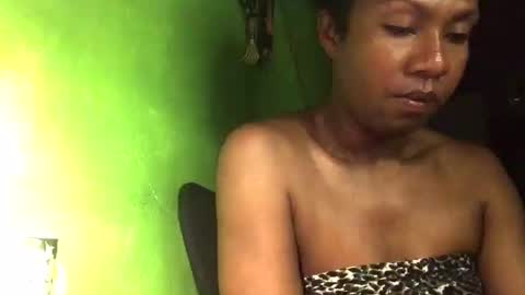 Snapshot of blackasiancockts chatting on December 15, 3:02 am Crystal online show from December 15, 3:02 am