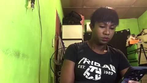 Snapshot of blackasiancockts chatting on December 19, 11:18 am Crystal online show from December 19, 11:18 am