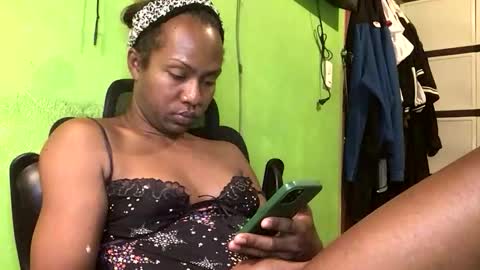 Snapshot of blackasiancockts chatting on October 12, 7:35 pm Crystal online show from October 12, 7:35 pm