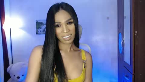 Snapshot of blackbarbiesavanna_23 chatting on February 16, 2:53 am savanna online show from February 16, 2:53 am