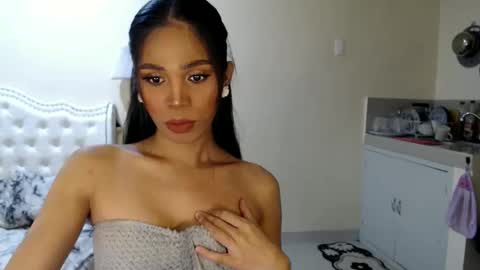 Snapshot of blackbarbiesavanna_23 chatting on November 12, 5:19 am savanna online show from November 12, 5:19 am