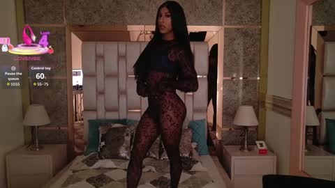 Nina online show from April 12, 1:16 pm