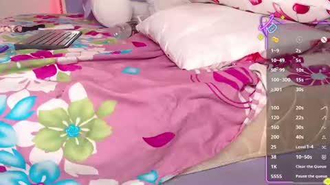 Lilly and Bryson online show from June 19, 2:49 am
