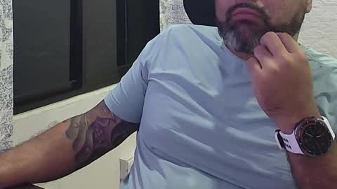 Snapshot of blackfirebird chatting on October 24, 12:08 am blackfirebird online show from October 24, 12:08 am