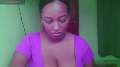 Snapshot of blackitybae chatting on June 30, 1:01 pm Shophie White online show from June 30, 1:01 pm